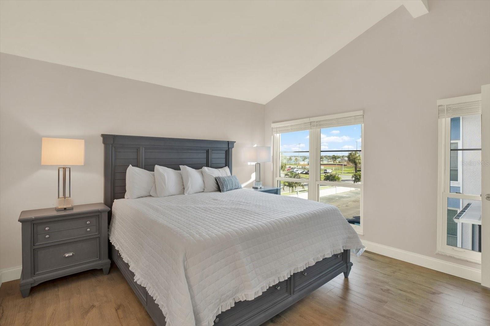 169 MEDALLION BLVD #E, MADEIRA BEACH, FL, 33708