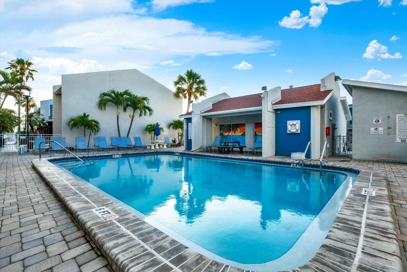 169 MEDALLION BLVD #E, MADEIRA BEACH, FL, 33708
