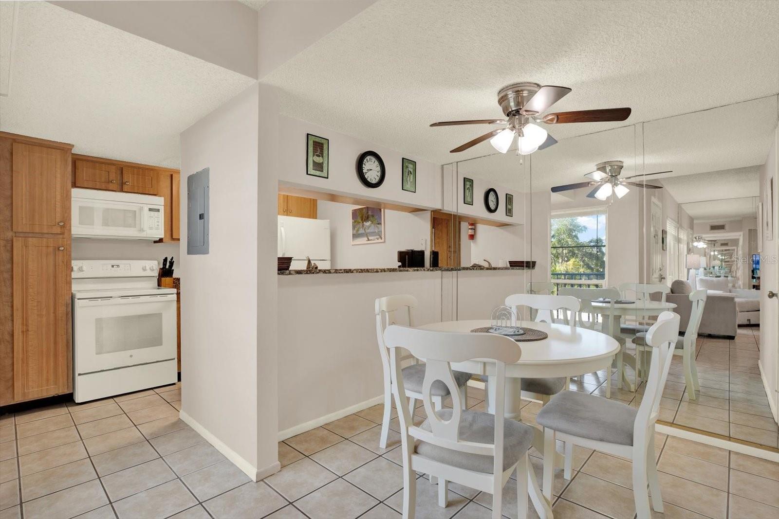 169 MEDALLION BLVD #E, MADEIRA BEACH, FL, 33708