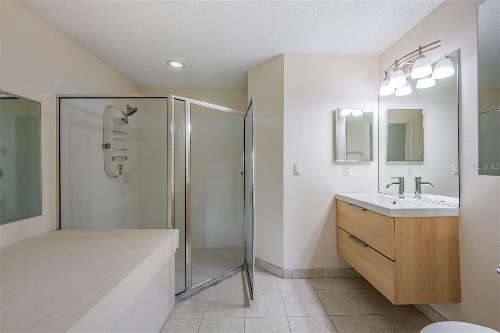 1230 CORINTH GREENS DR #2, SUN CITY CENTER, FL, 33573