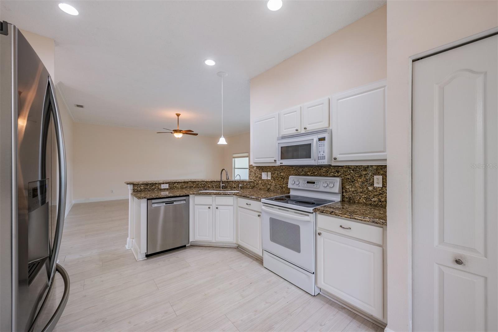 1230 CORINTH GREENS DR #2, SUN CITY CENTER, FL, 33573