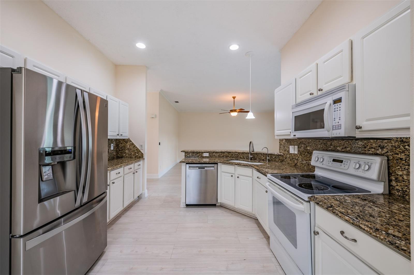1230 CORINTH GREENS DR #2, SUN CITY CENTER, FL, 33573