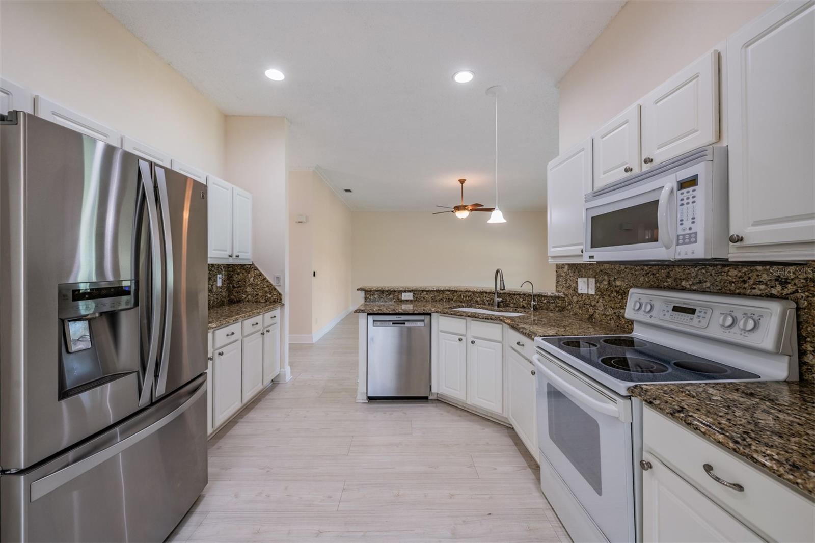 1230 CORINTH GREENS DR #2, SUN CITY CENTER, FL, 33573