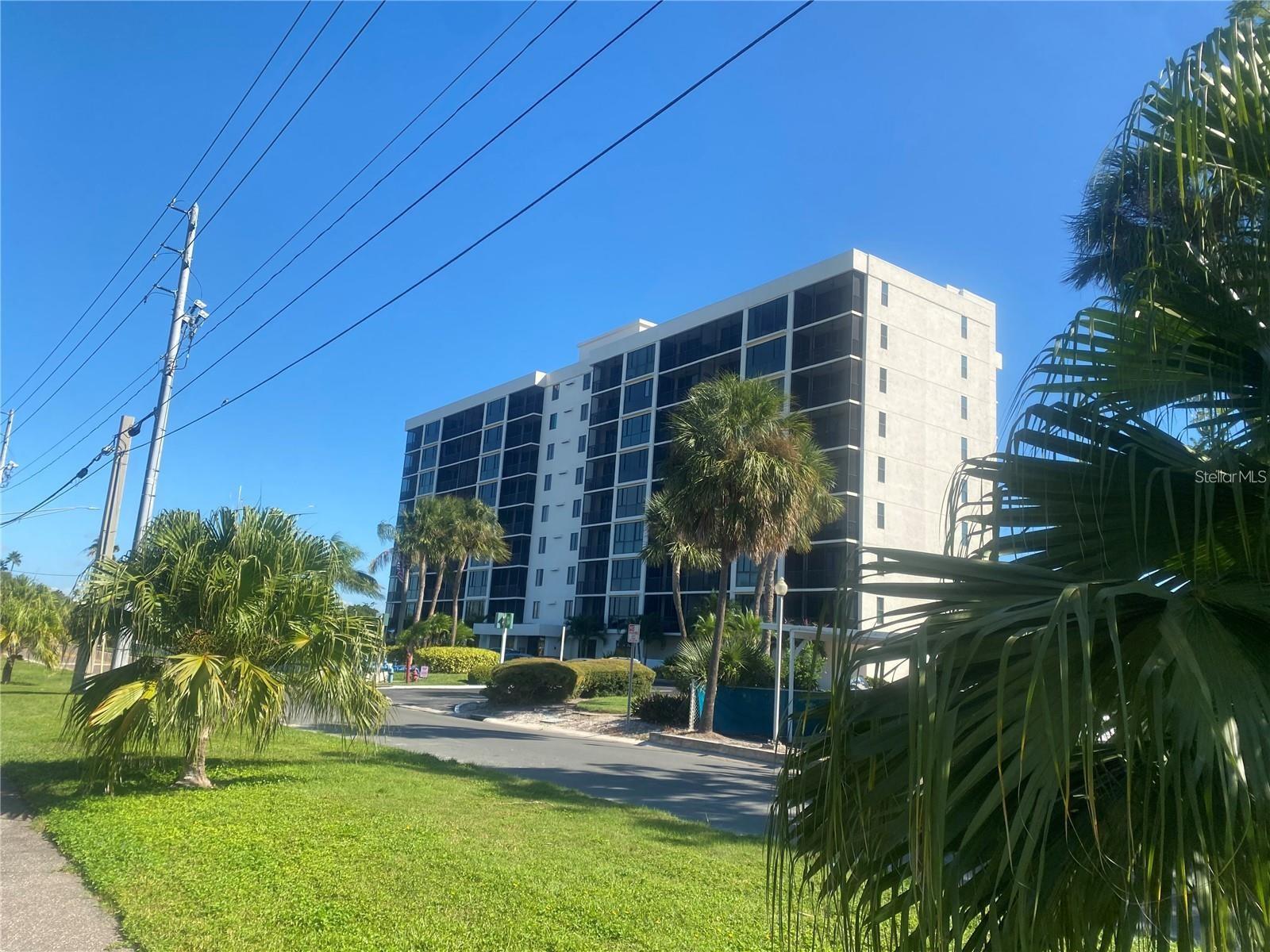 7100 SUNSHINE SKYWAY LN S #906, ST PETERSBURG, FL, 33711