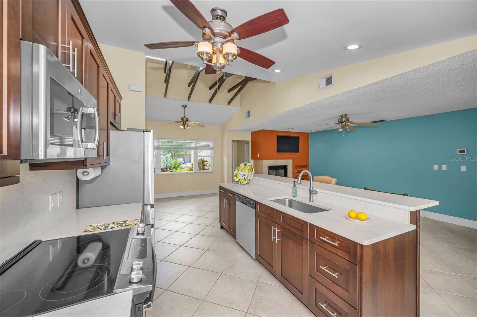 2330 BARTON LN, CLEARWATER, FL, 33759