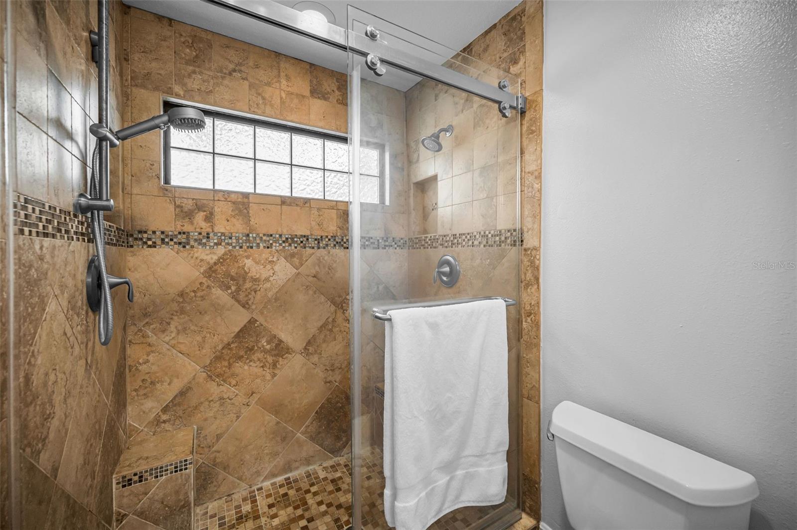 2330 BARTON LN, CLEARWATER, FL, 33759