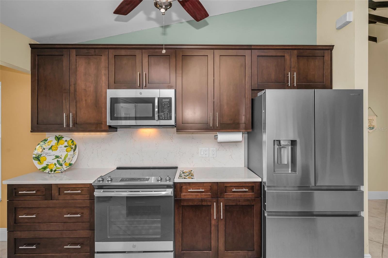 2330 BARTON LN, CLEARWATER, FL, 33759
