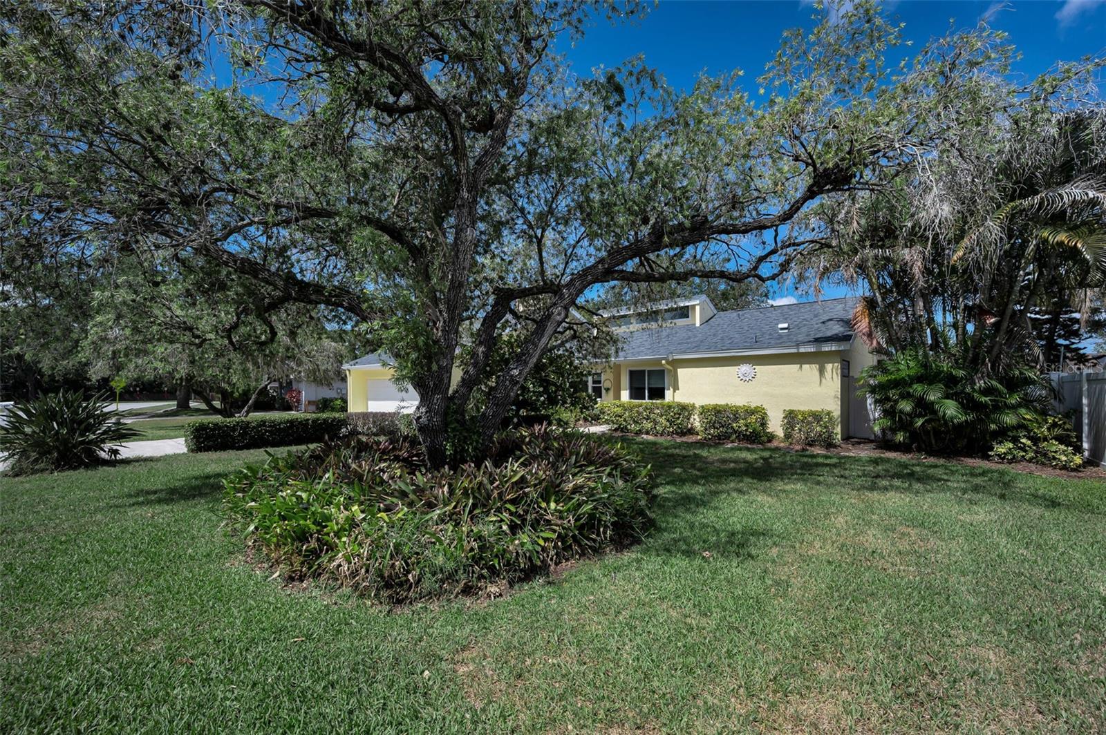 2330 BARTON LN, CLEARWATER, FL, 33759