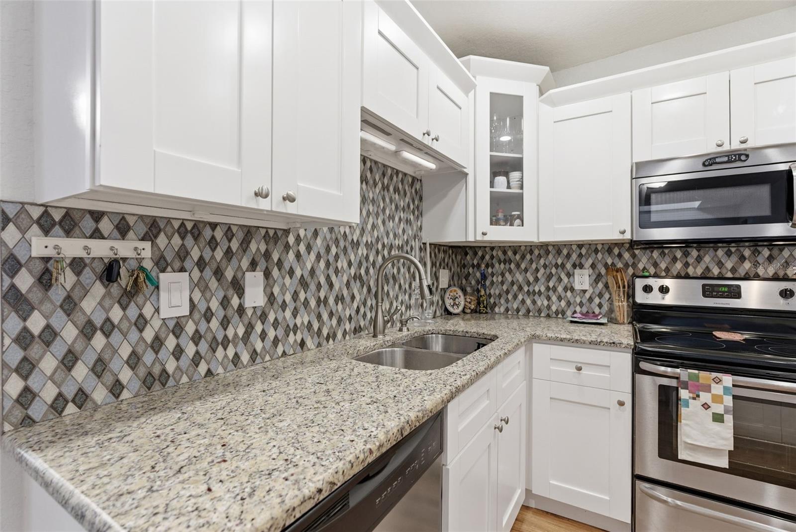 3017 N WOODROW AVE, TAMPA, FL, 33603