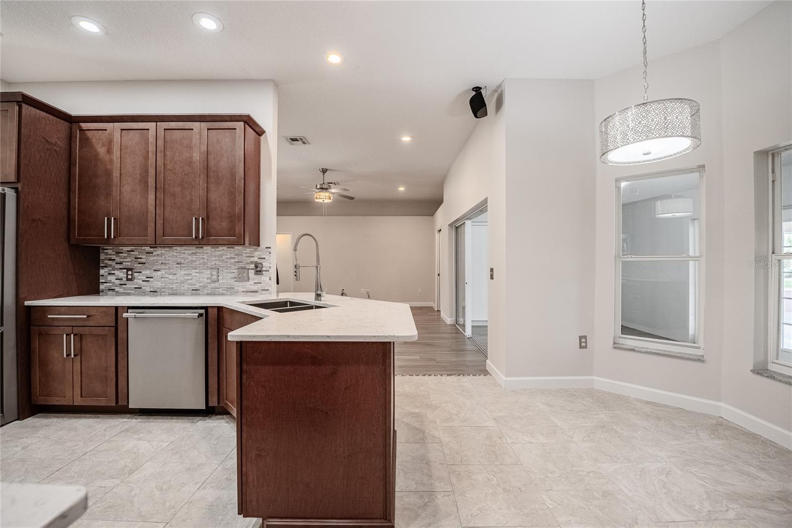 214 AMBERLY WAY, AUBURNDALE, FL, 33823