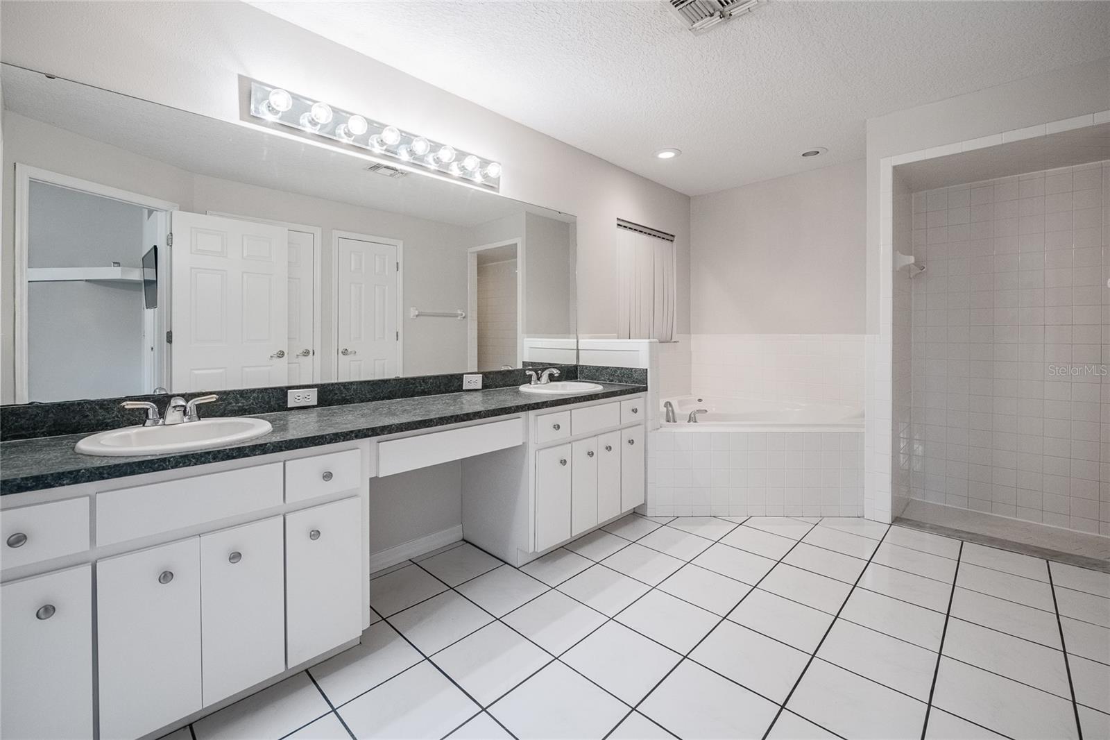 214 AMBERLY WAY, AUBURNDALE, FL, 33823
