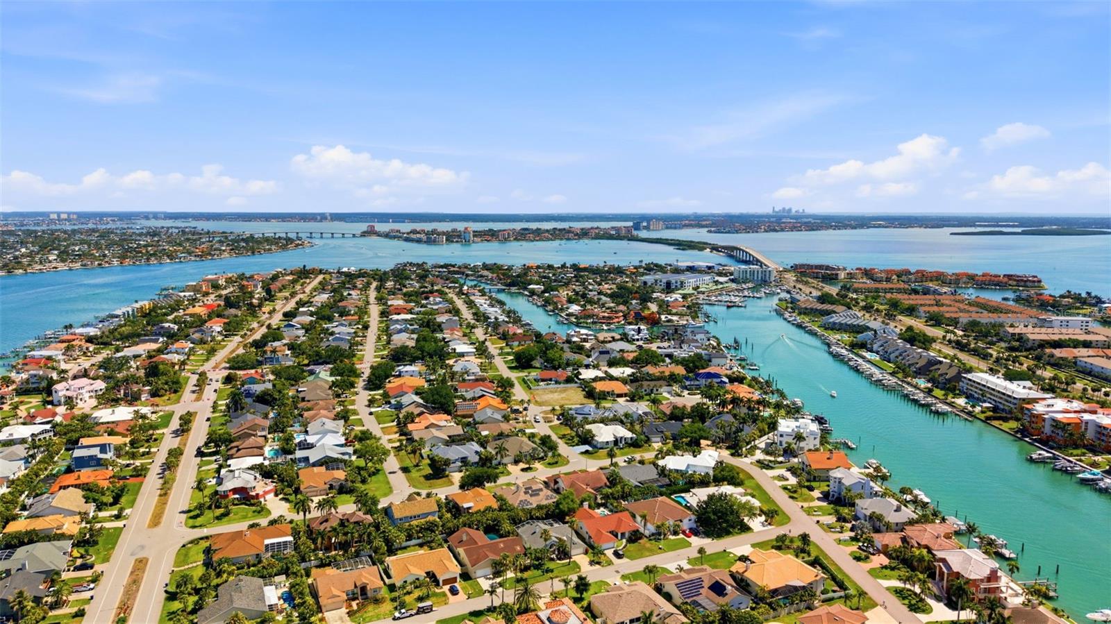631 DE SOTO DR, TIERRA VERDE, FL, 33715