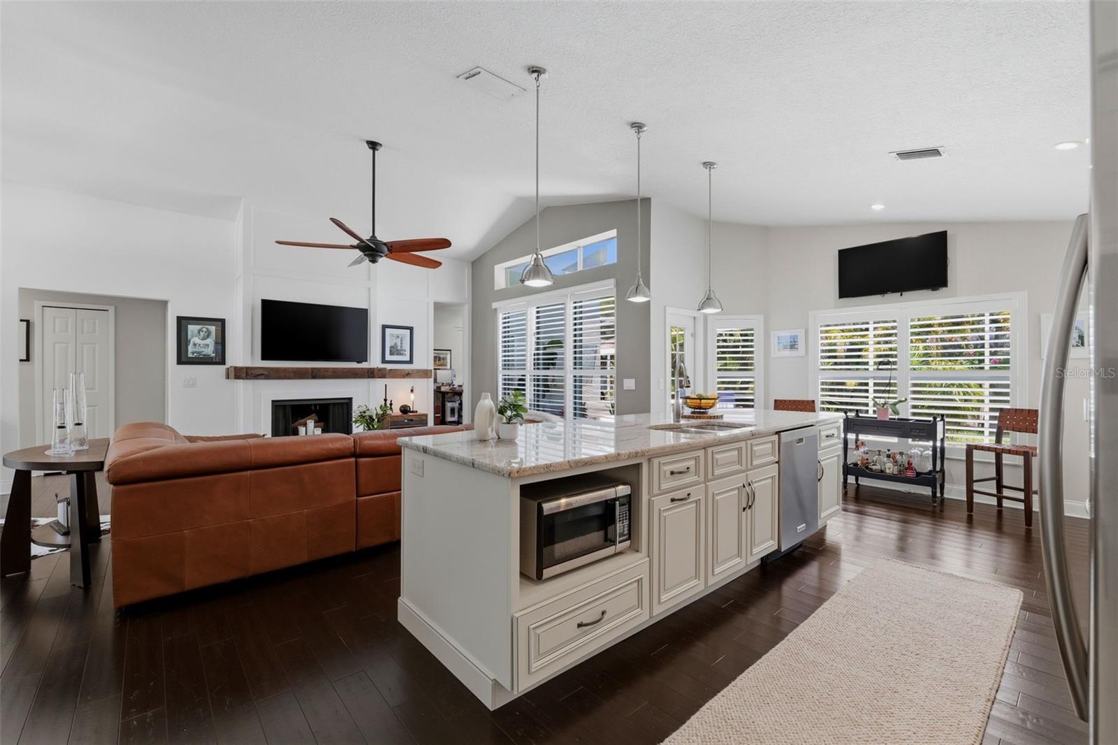631 DE SOTO DR, TIERRA VERDE, FL, 33715