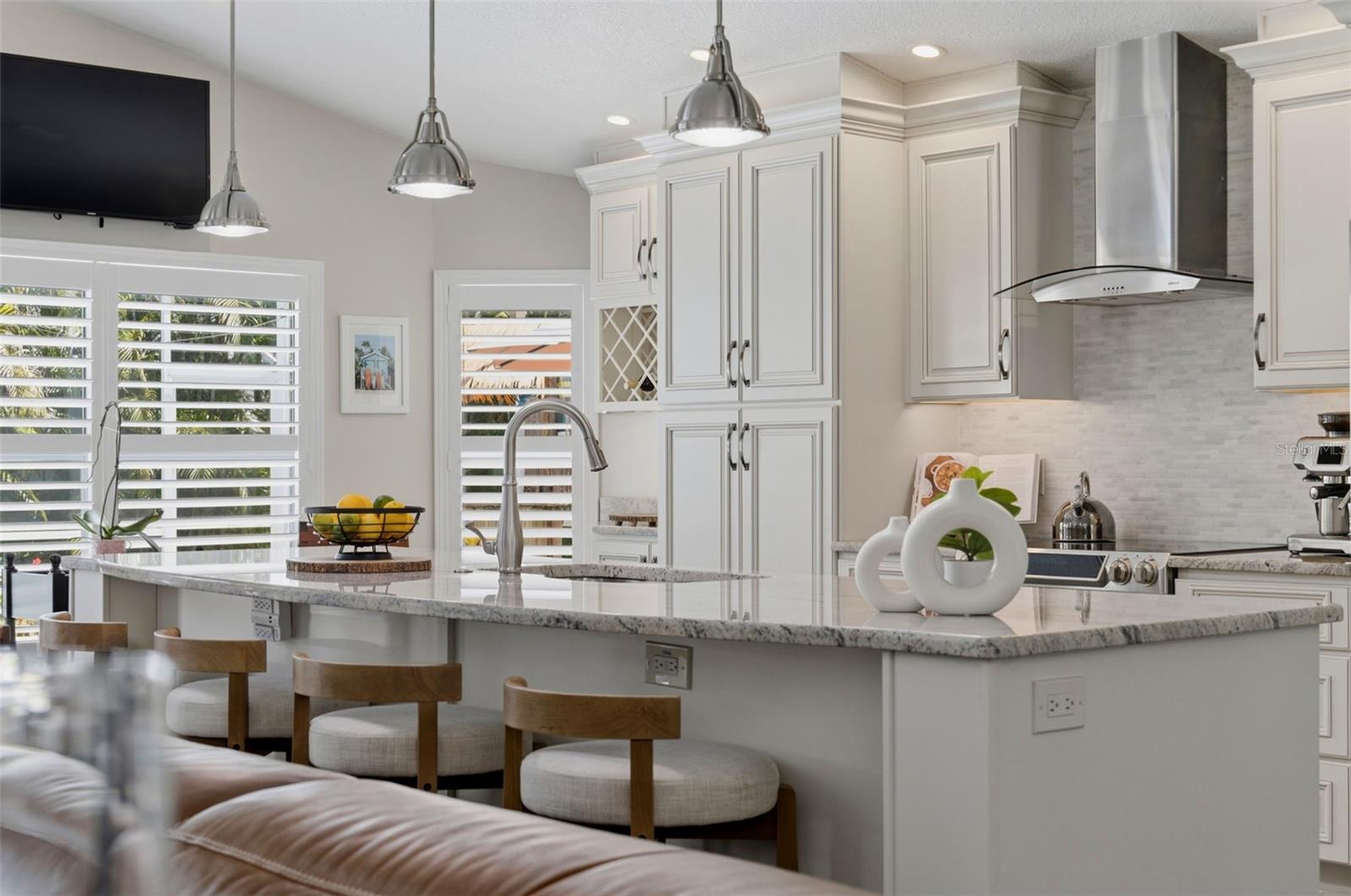 631 DE SOTO DR, TIERRA VERDE, FL, 33715