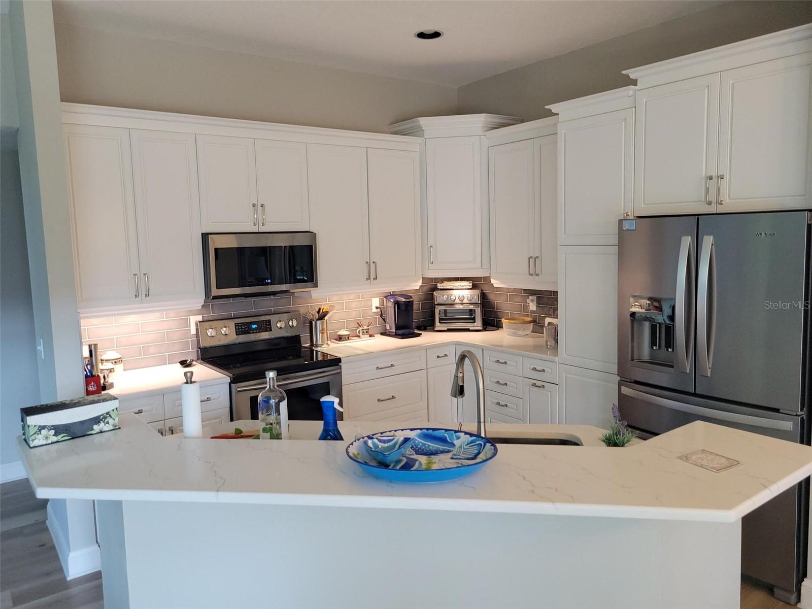 961 LIVE OAK AVE NE, ST PETERSBURG, FL, 33703