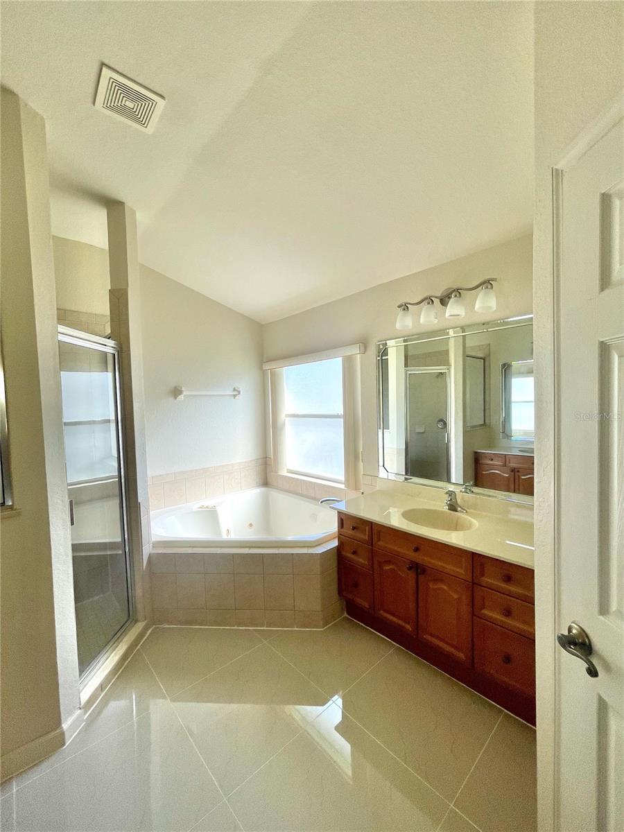 2370 HINSDALE DR, KISSIMMEE, FL, 34741
