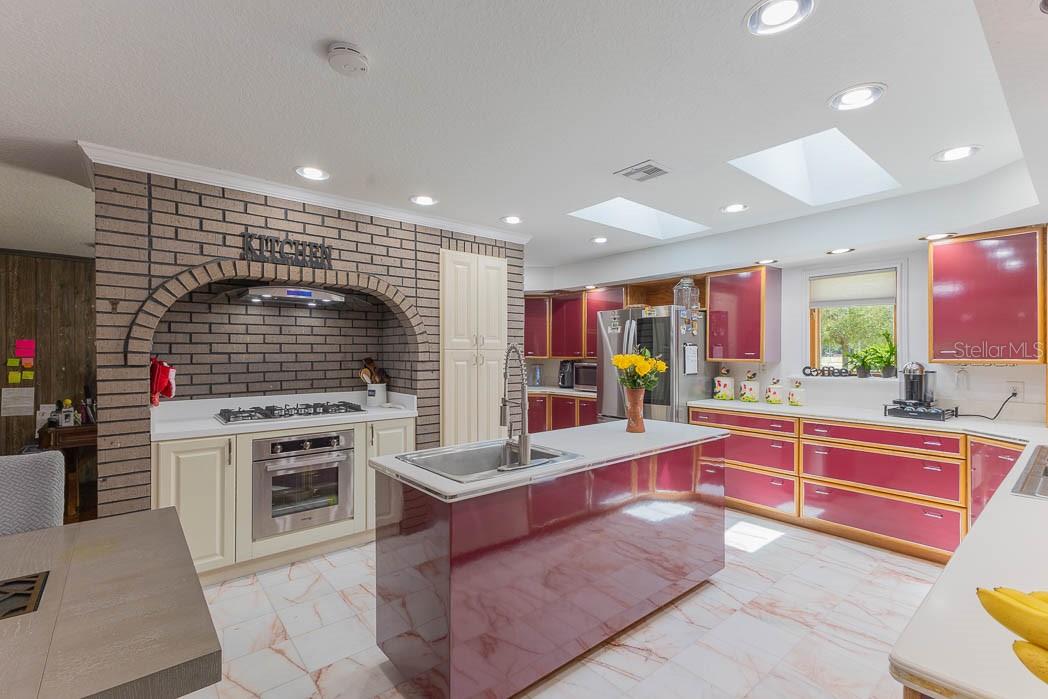 830 NW 111TH LN, OXFORD, FL, 34484