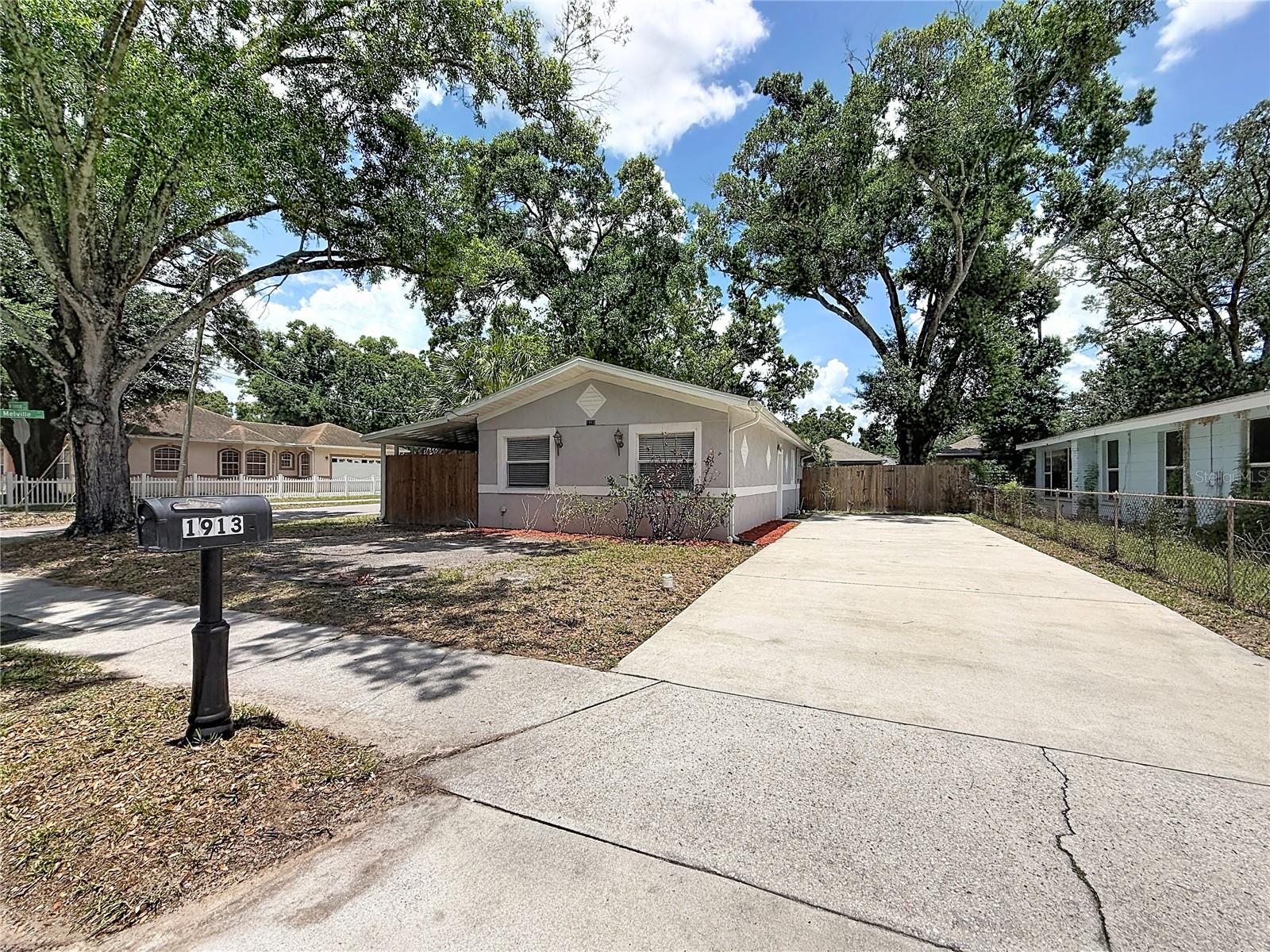 1913 W HANNA AVE, TAMPA, FL, 33604