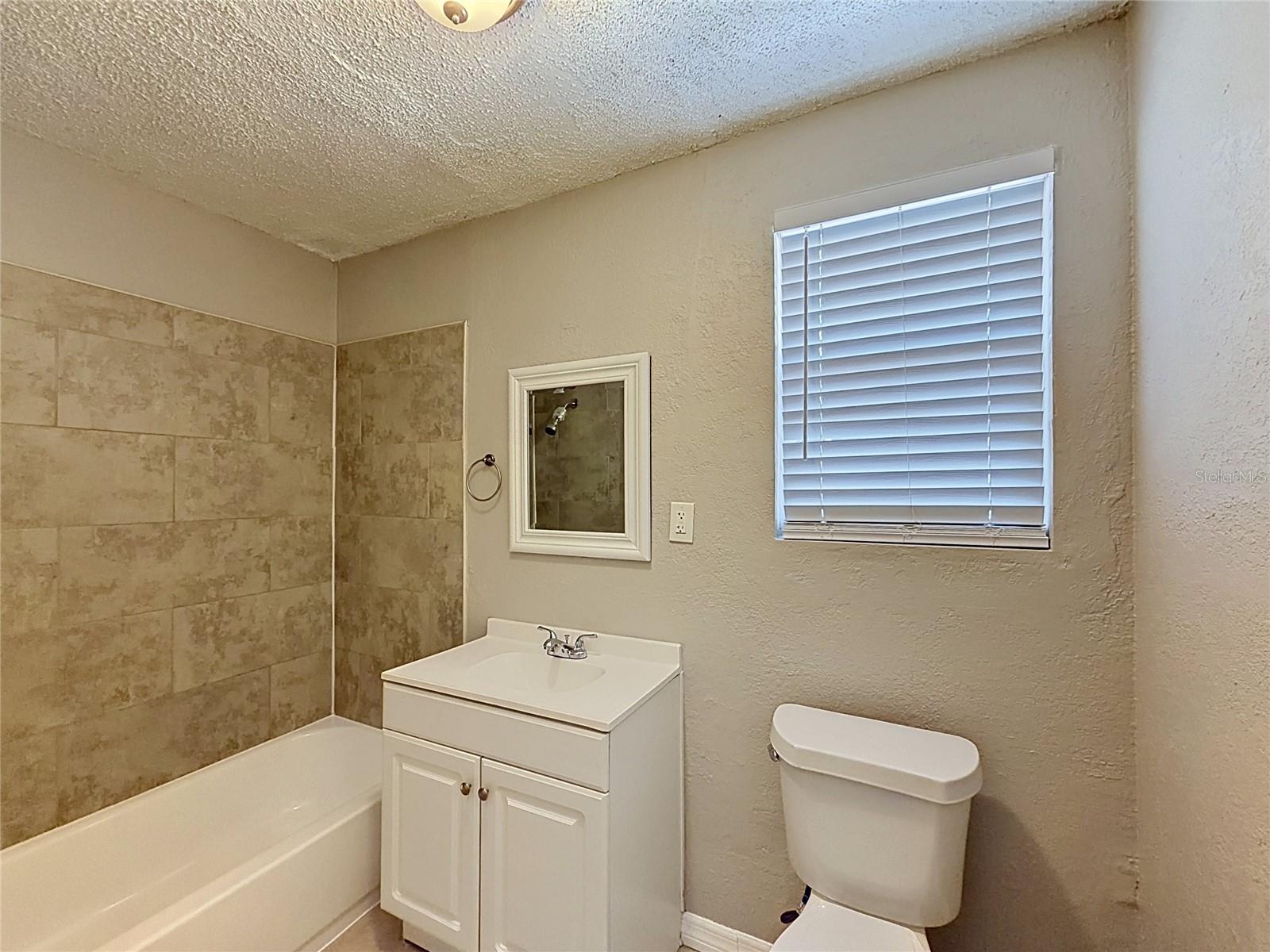 1913 W HANNA AVE, TAMPA, FL, 33604
