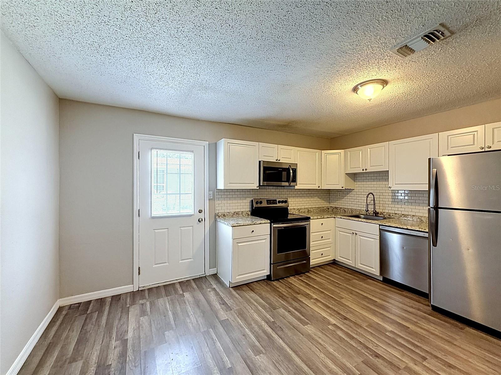 1913 W HANNA AVE, TAMPA, FL, 33604
