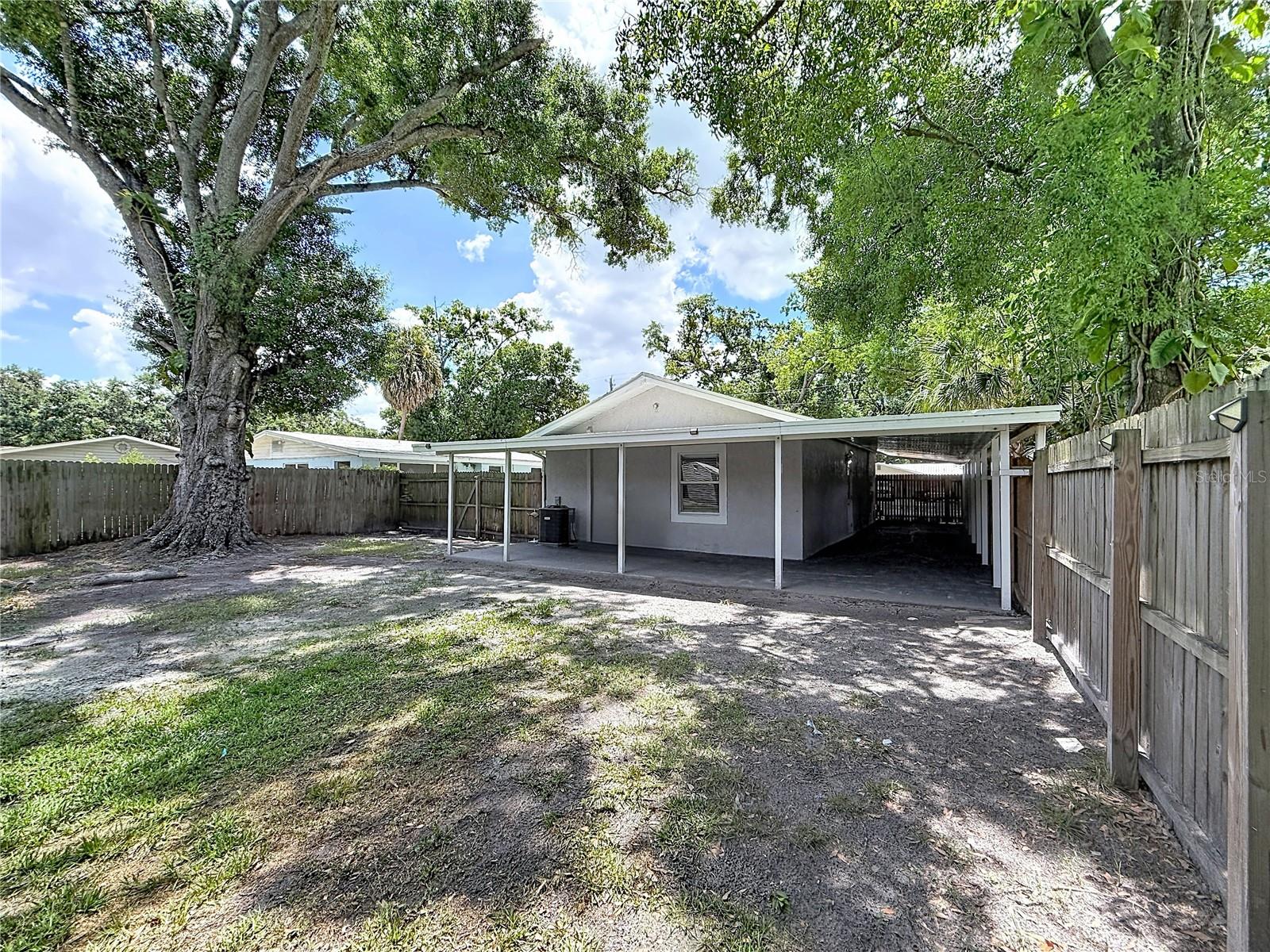 1913 W HANNA AVE, TAMPA, FL, 33604