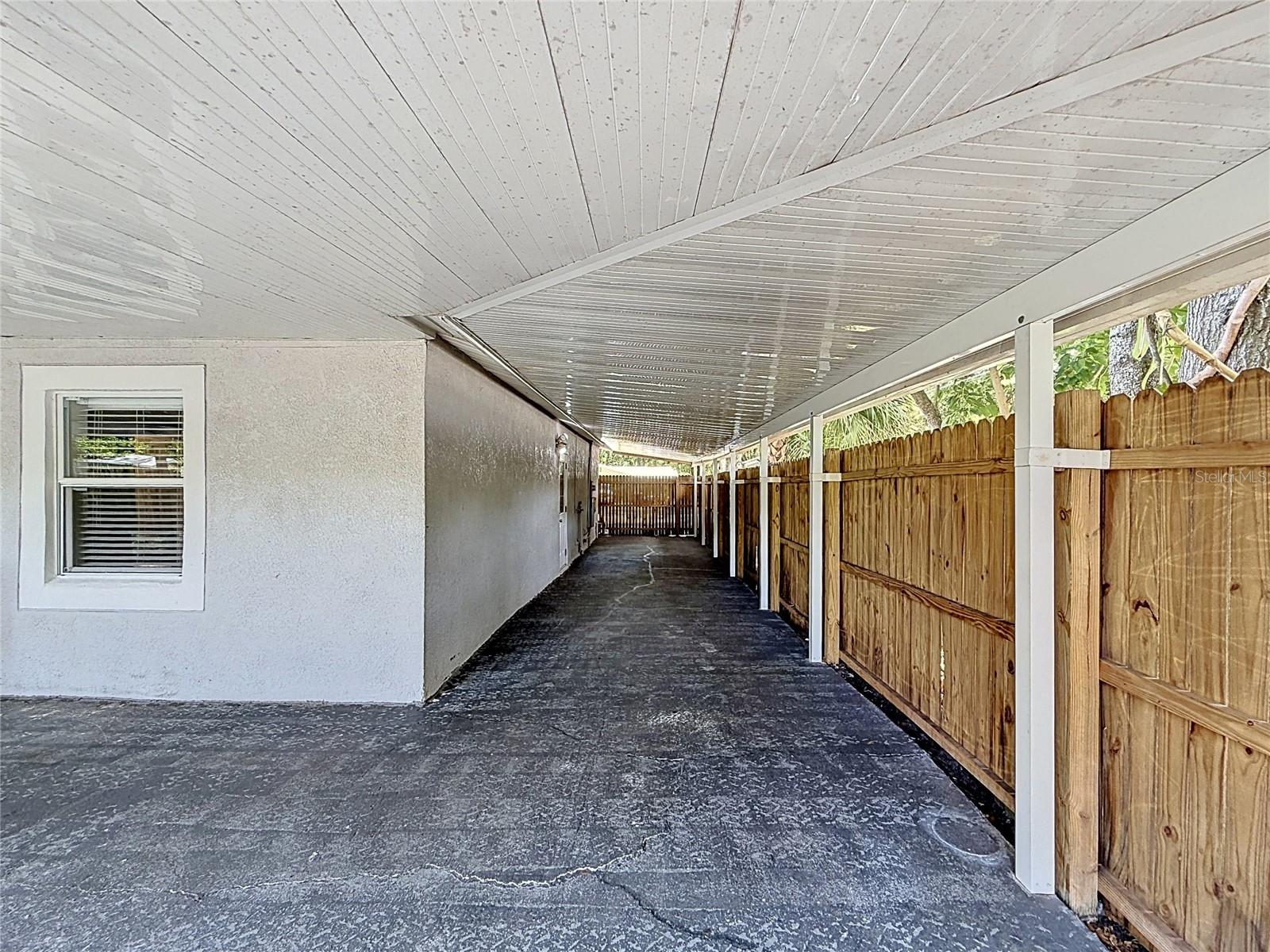 1913 W HANNA AVE, TAMPA, FL, 33604