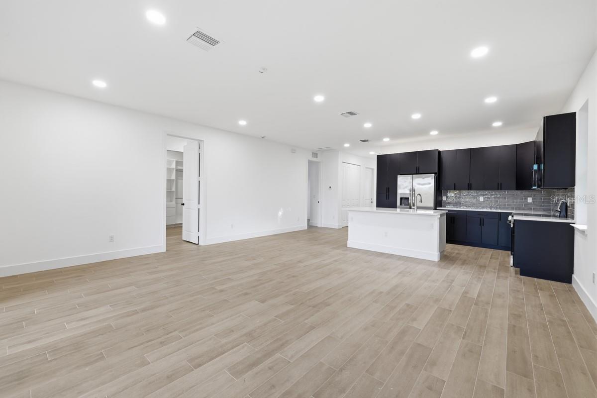500 SUNSET RD N, ROTONDA WEST, FL, 33947