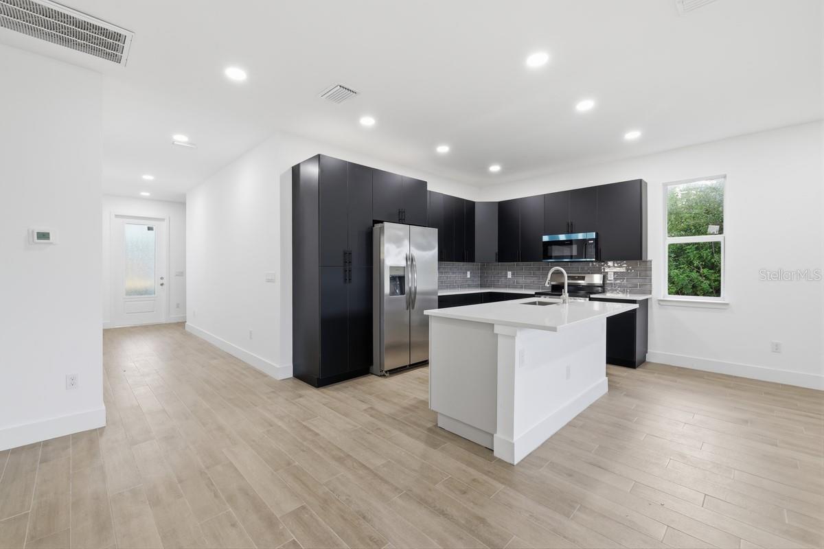 500 SUNSET RD N, ROTONDA WEST, FL, 33947