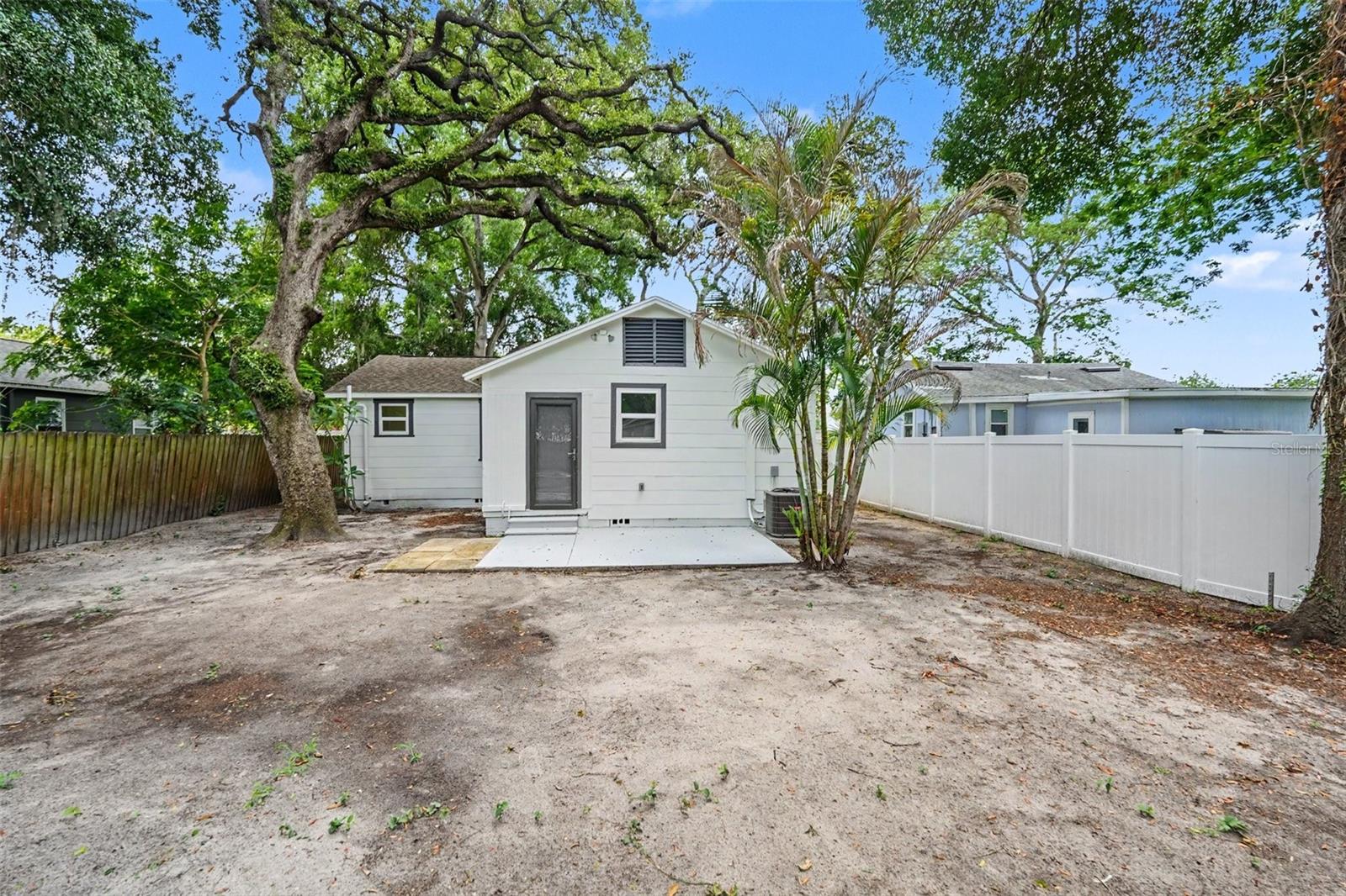 1804 E COMANCHE AVE, TAMPA, FL, 33610