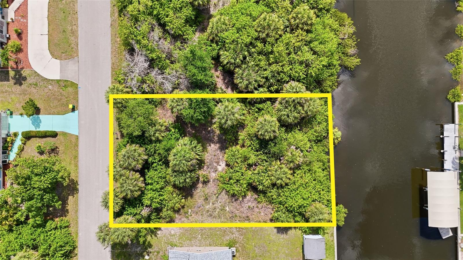 18318 VAN NUYS CIR, PORT CHARLOTTE, FL, 33948