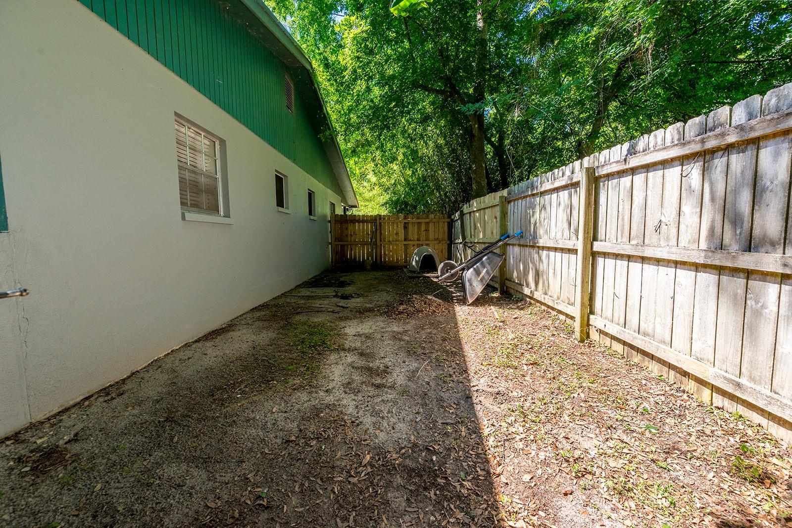 917 SW 2ND AVE, TRENTON, FL, 32693