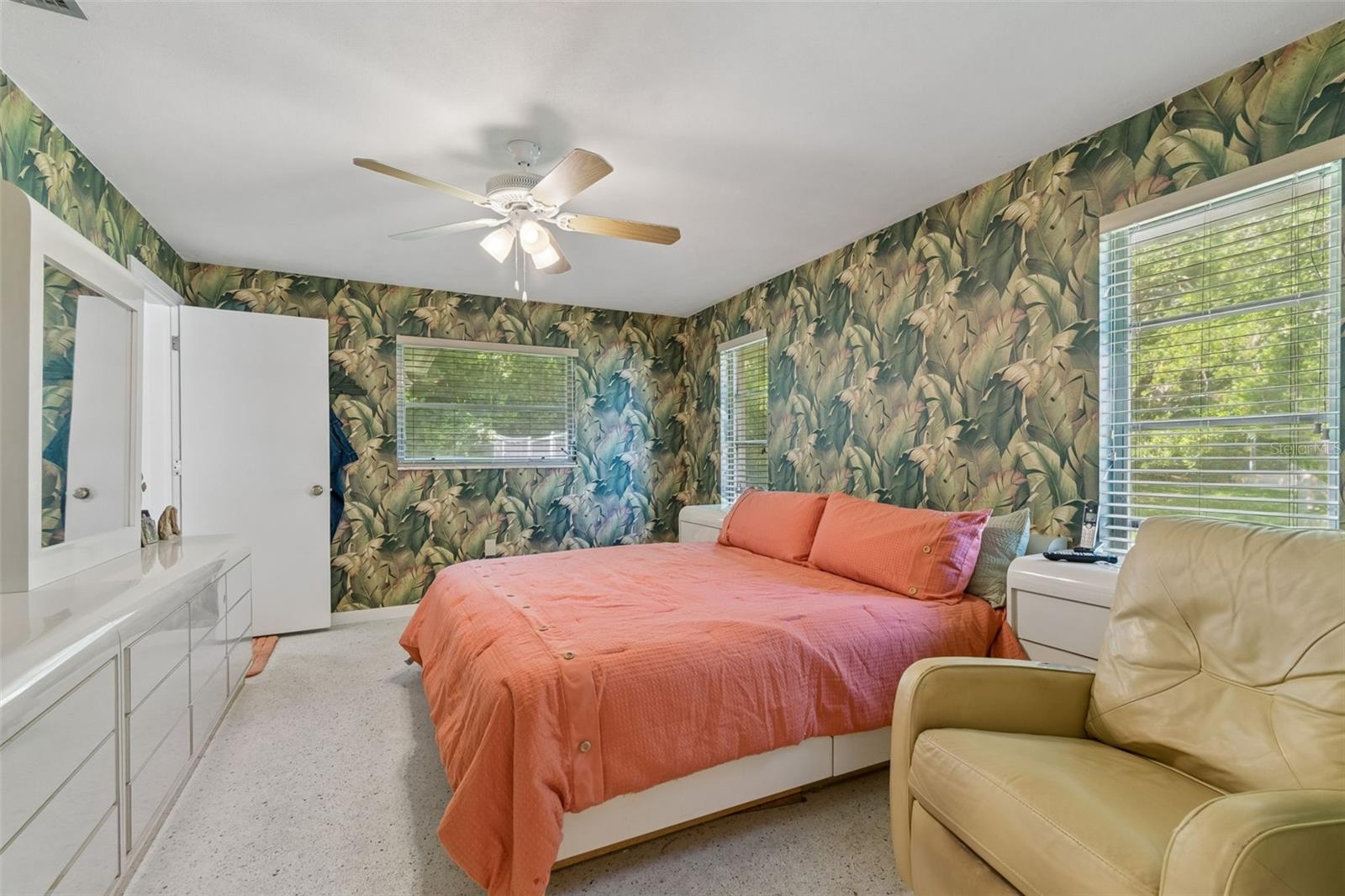 1251 HOLIDAY DRIVE, TARPON SPRINGS, FL, 34689