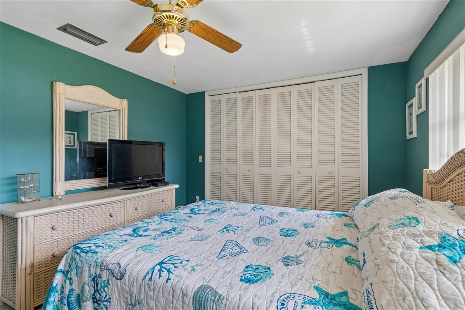 1251 HOLIDAY DRIVE, TARPON SPRINGS, FL, 34689