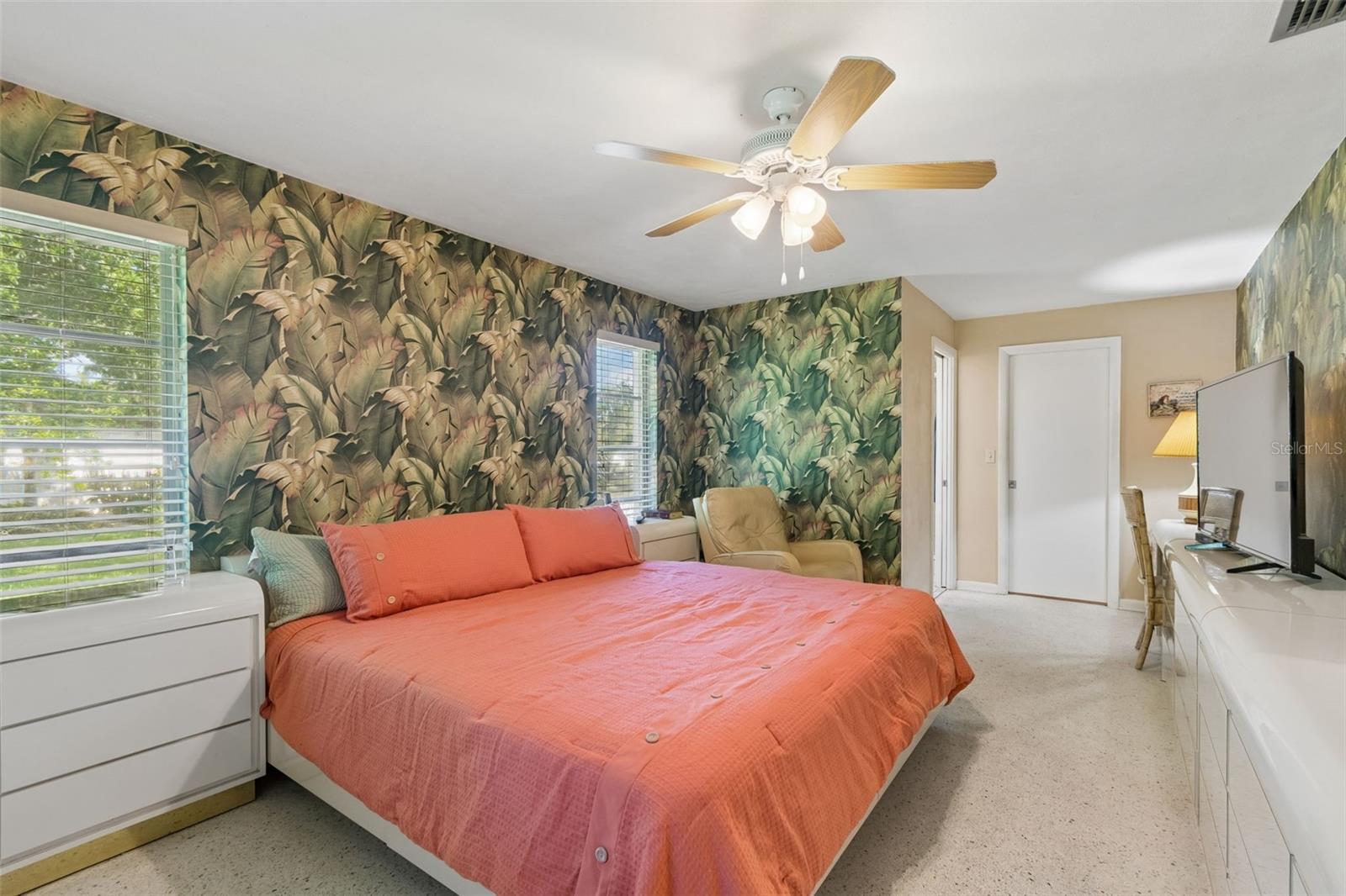 1251 HOLIDAY DRIVE, TARPON SPRINGS, FL, 34689
