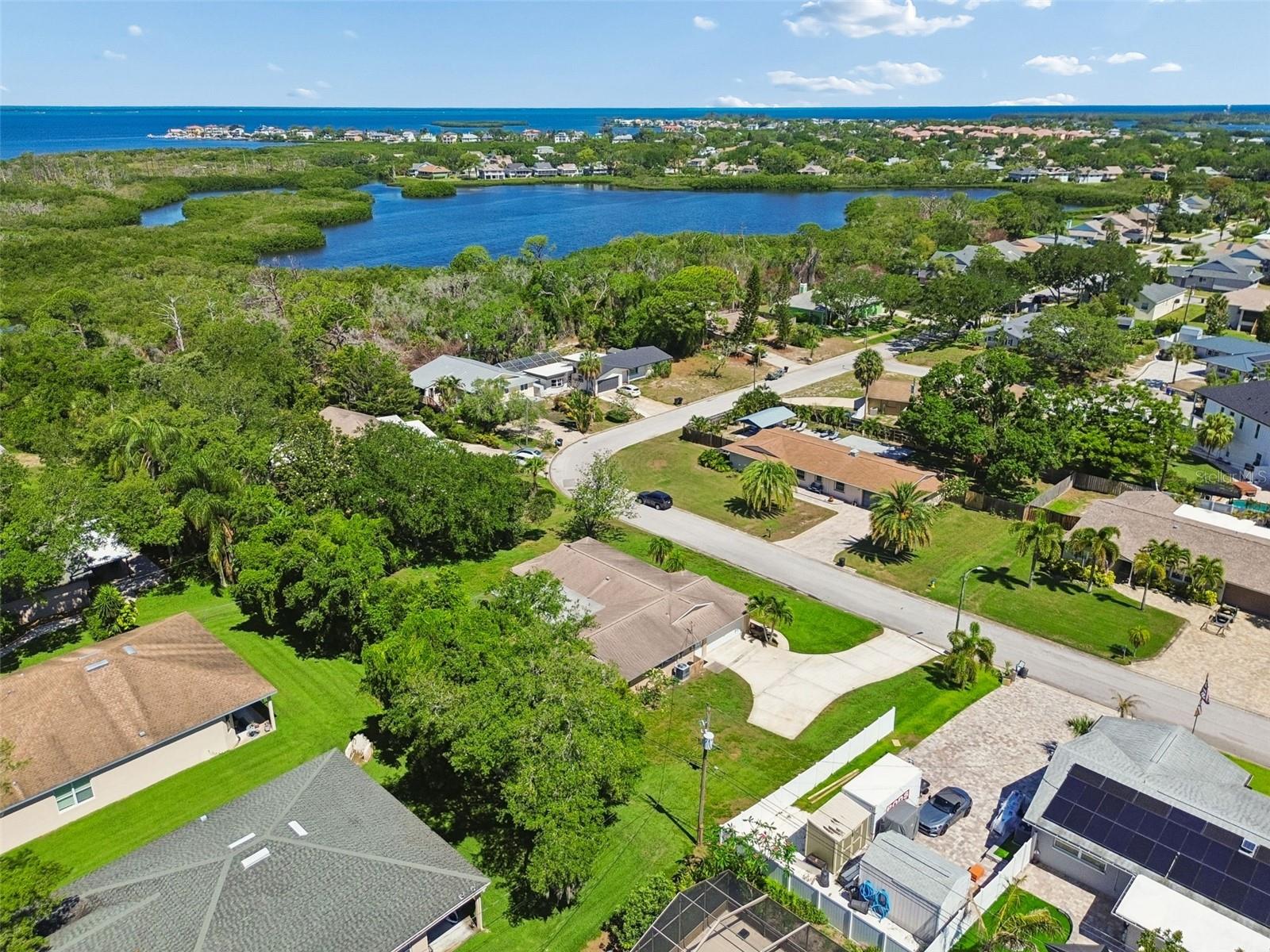 1251 HOLIDAY DRIVE, TARPON SPRINGS, FL, 34689