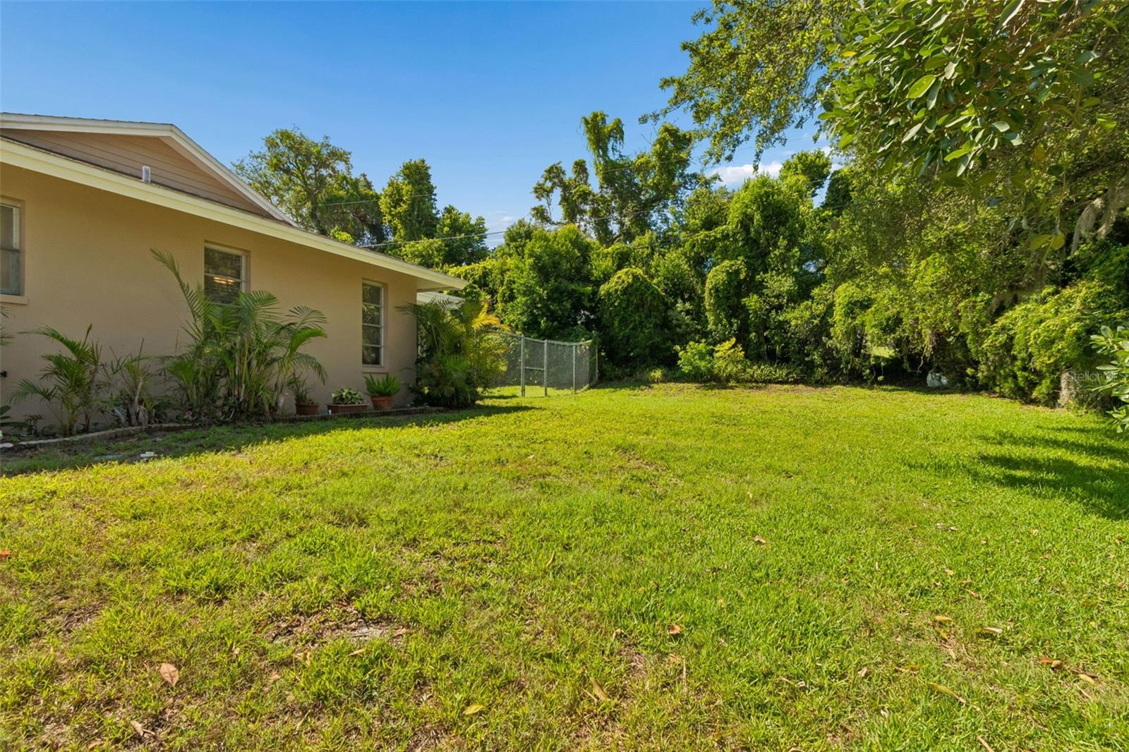 1251 HOLIDAY DRIVE, TARPON SPRINGS, FL, 34689