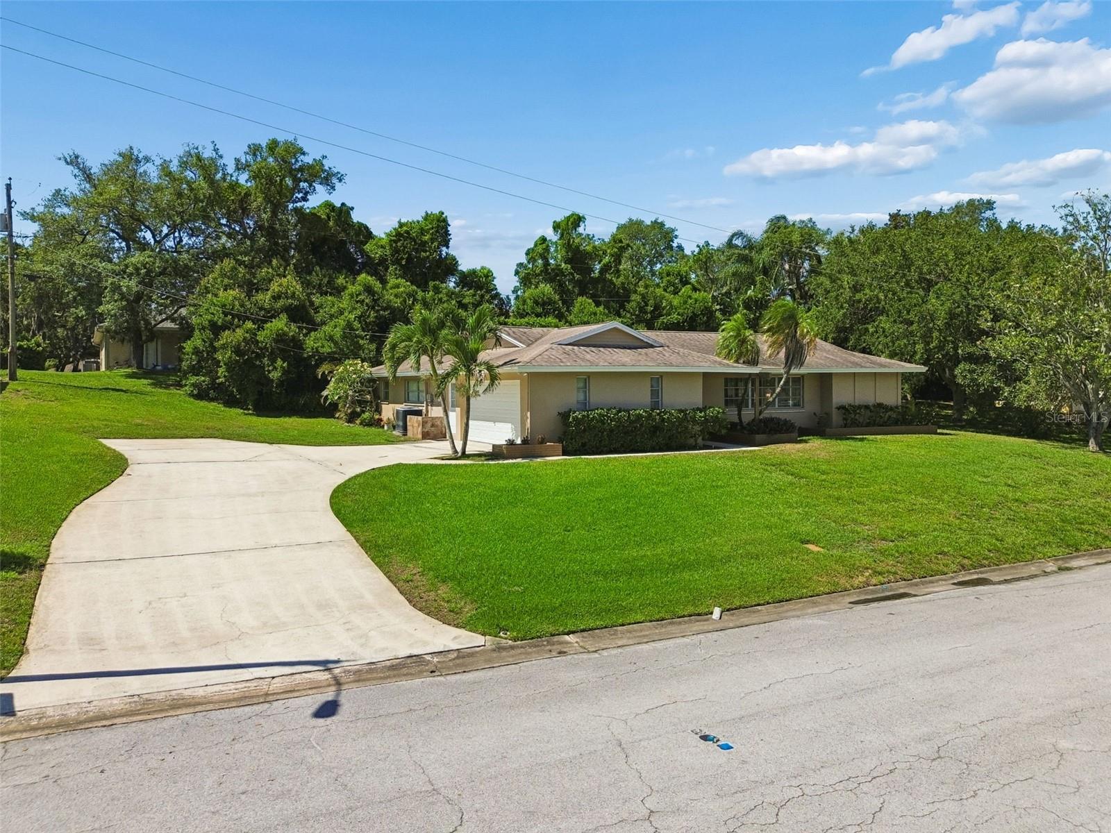 1251 HOLIDAY DRIVE, TARPON SPRINGS, FL, 34689