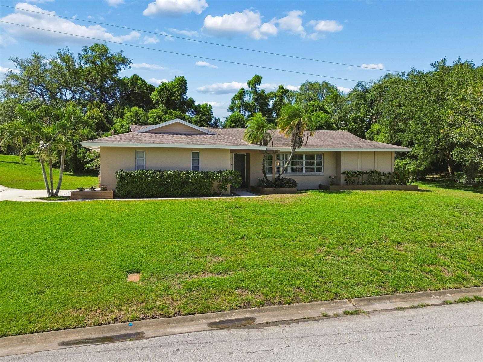 1251 HOLIDAY DRIVE, TARPON SPRINGS, FL, 34689