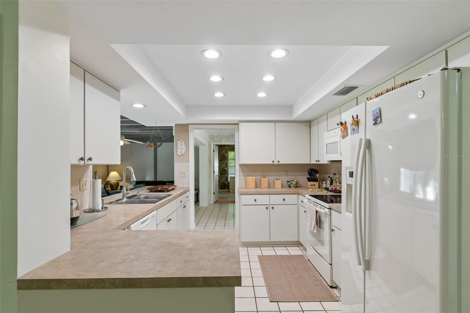1251 HOLIDAY DRIVE, TARPON SPRINGS, FL, 34689