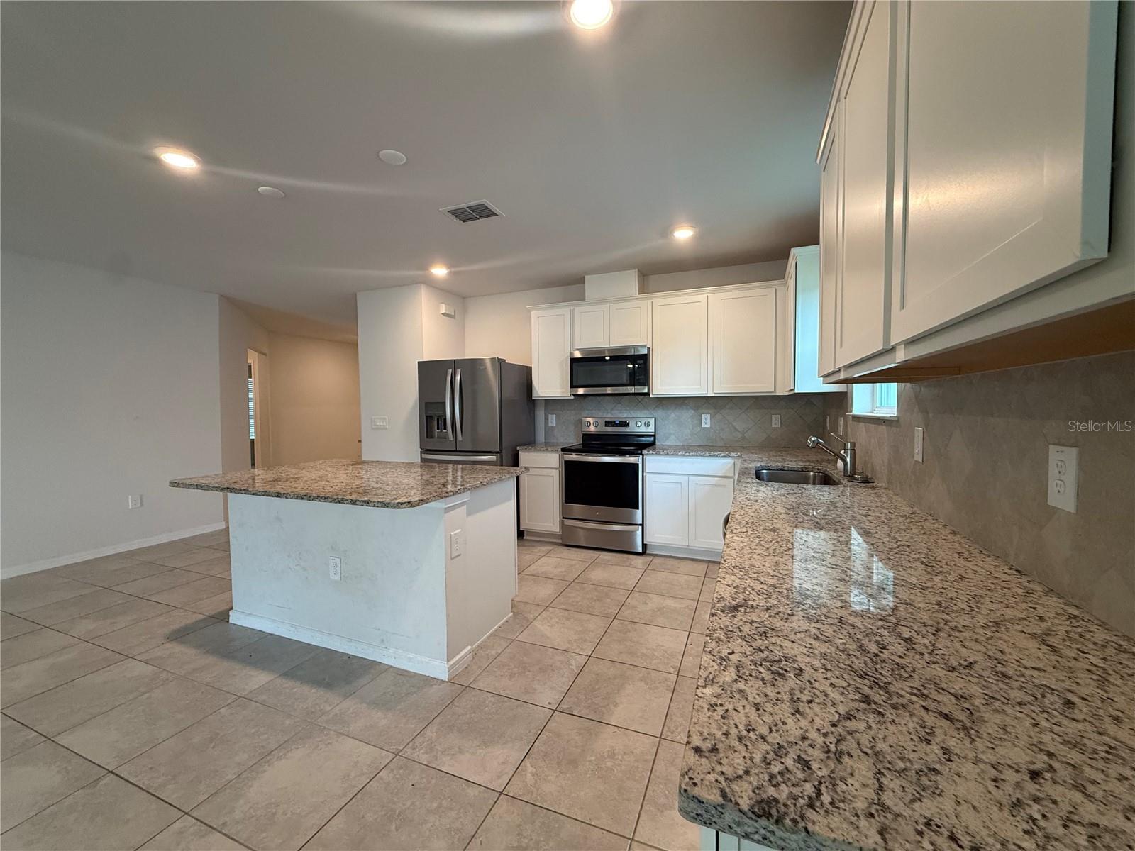 30596 THUNDERBIRD DR, WESLEY CHAPEL, FL, 33545