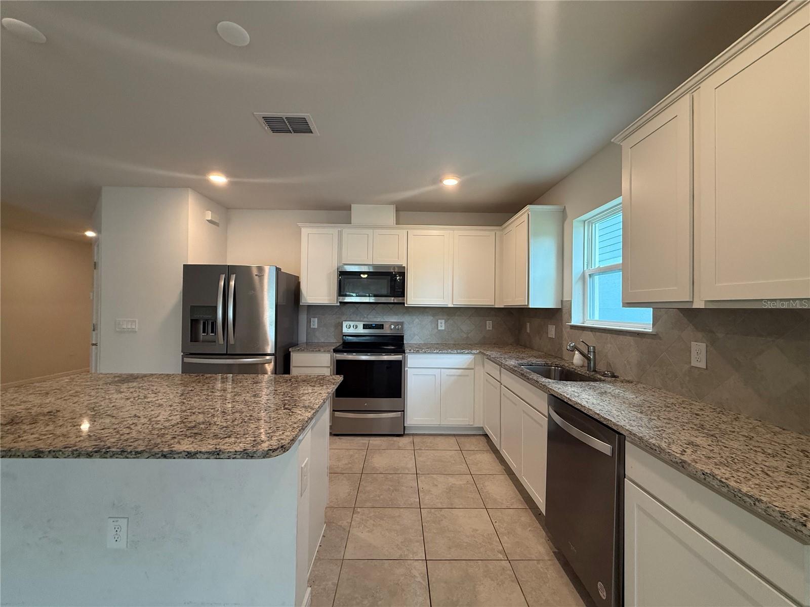 30596 THUNDERBIRD DR, WESLEY CHAPEL, FL, 33545
