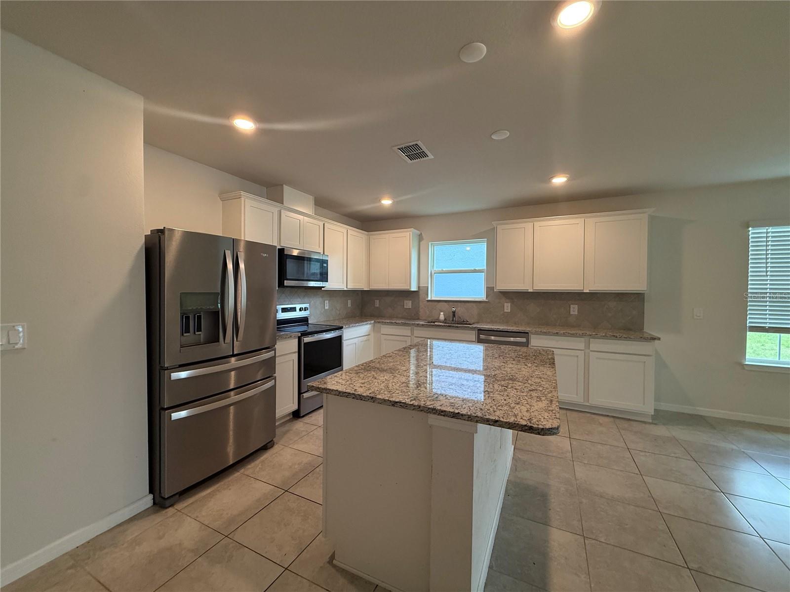 30596 THUNDERBIRD DR, WESLEY CHAPEL, FL, 33545