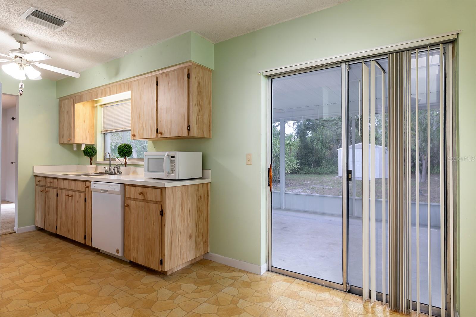 742 ARMADILLO DR, DELTONA, FL, 32725