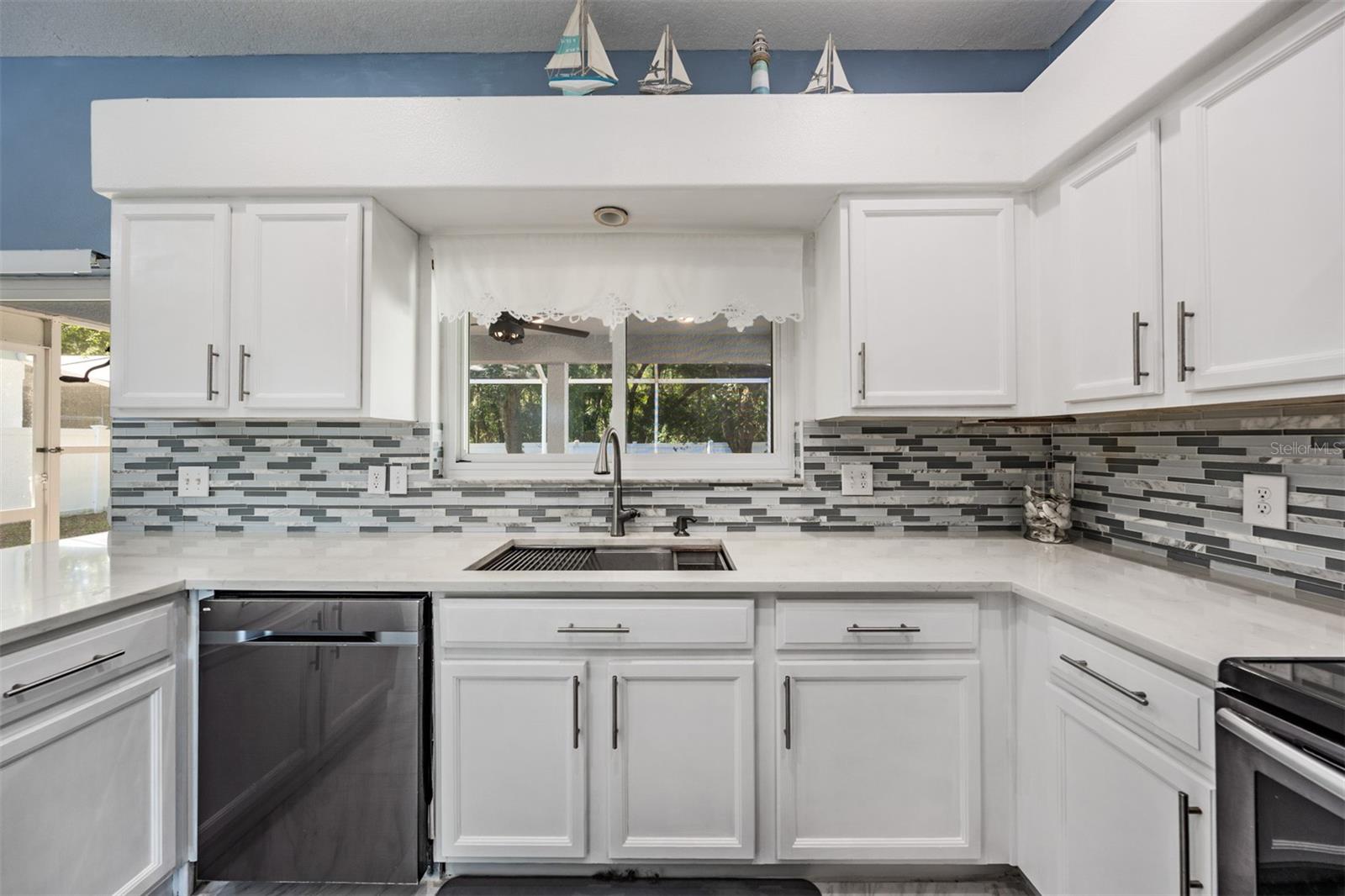 380 ROSALIND LN, OLDSMAR, FL, 34677