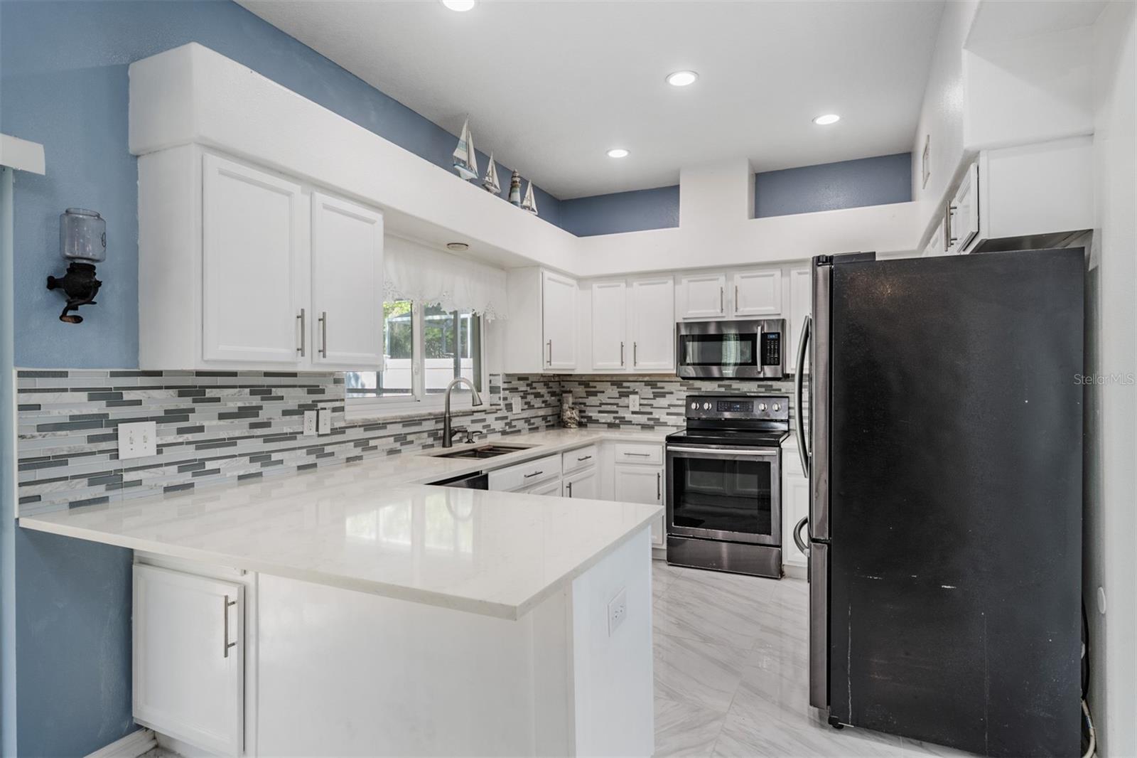 380 ROSALIND LN, OLDSMAR, FL, 34677