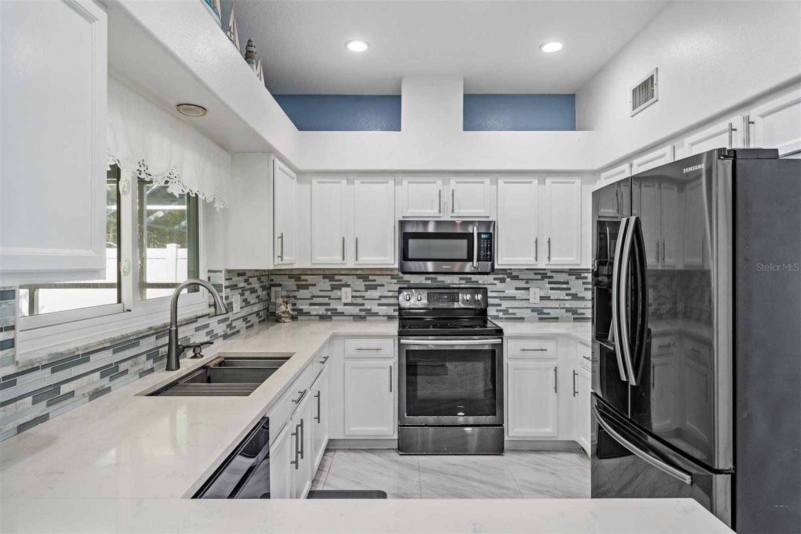 380 ROSALIND LN, OLDSMAR, FL, 34677