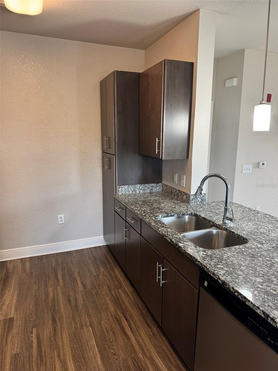 2420 ANN ROU RD #201, TAVARES, FL, 32778
