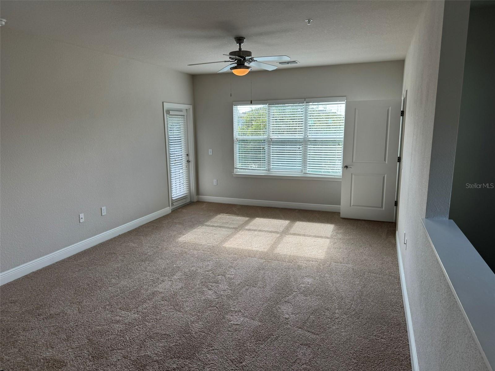 2420 ANN ROU RD #201, TAVARES, FL, 32778