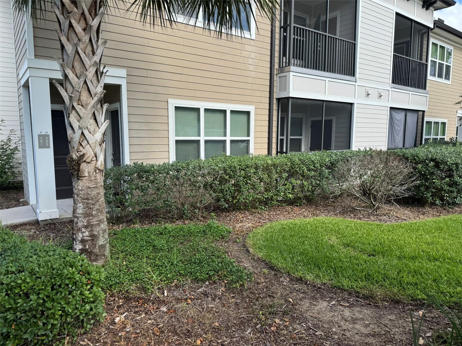 2420 ANN ROU RD #201, TAVARES, FL, 32778