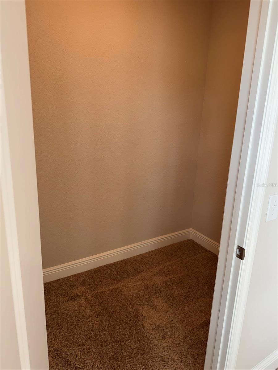 2420 ANN ROU RD #201, TAVARES, FL, 32778